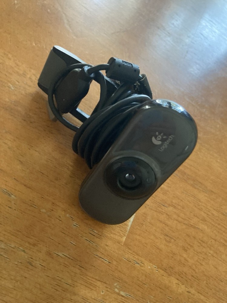 Logitech Web Cam Camera With Clip On Plug In Works Great!