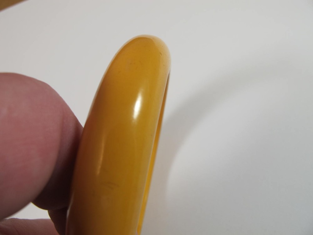 light butterscotch tested bakelite bangle bracelet