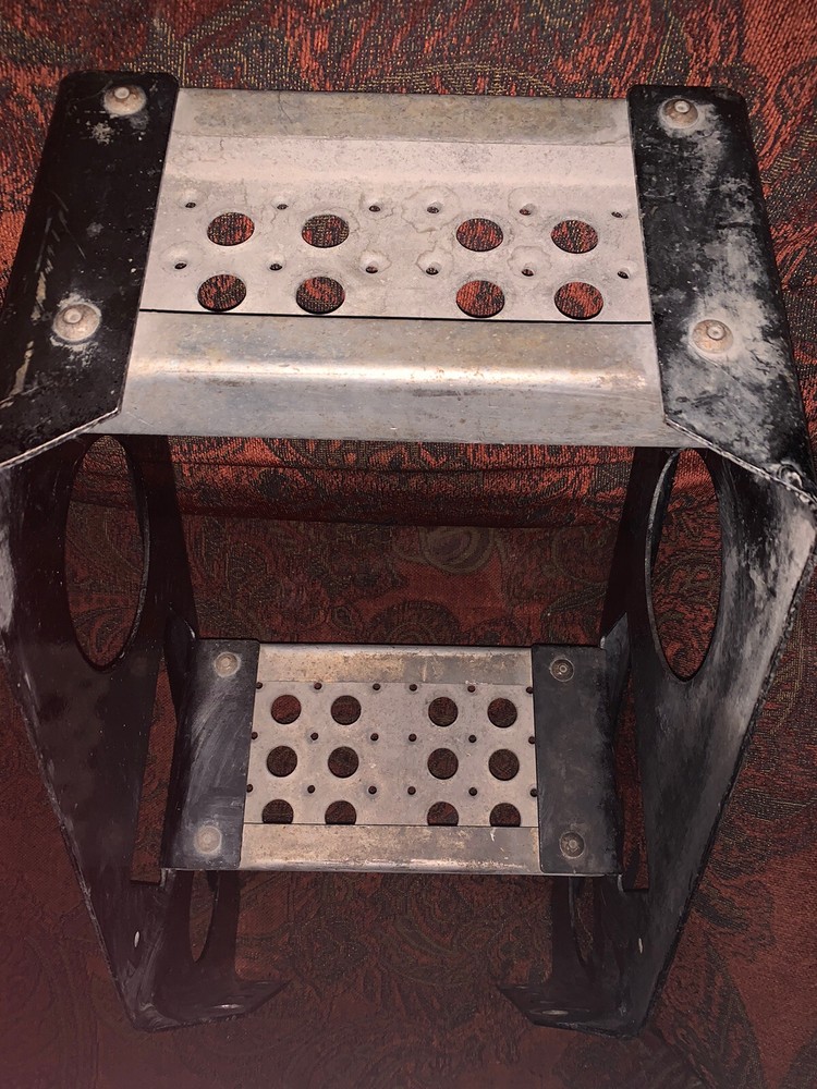 Heavy Duty Frame Mounted Step - International
