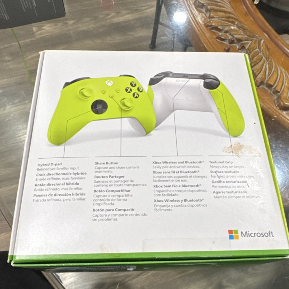 Microsoft Xbox Electric Volt Wireless Controller Hybrid D-pad Share Button