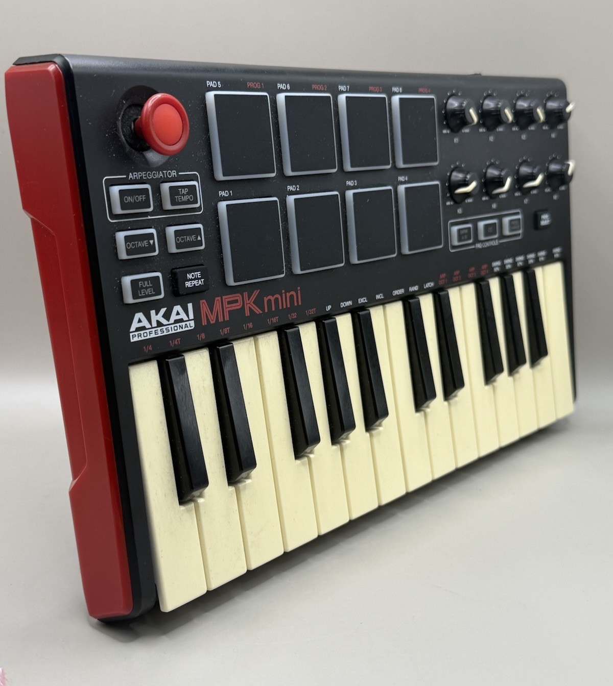 Akai Professional MPK2 Mini Play Portable 25-Key Keyboard
