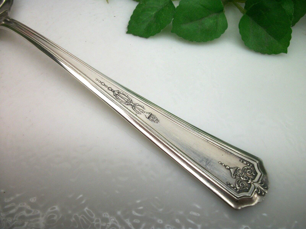 Oneida Tudor Plate QUEEN BESS I Silverplate Solid Serving Spoon 1924
