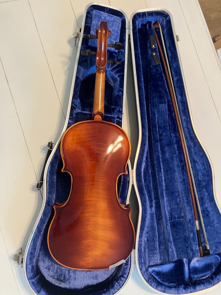 Classical Mathias Thoma Model 23 Violin with Bow & Case