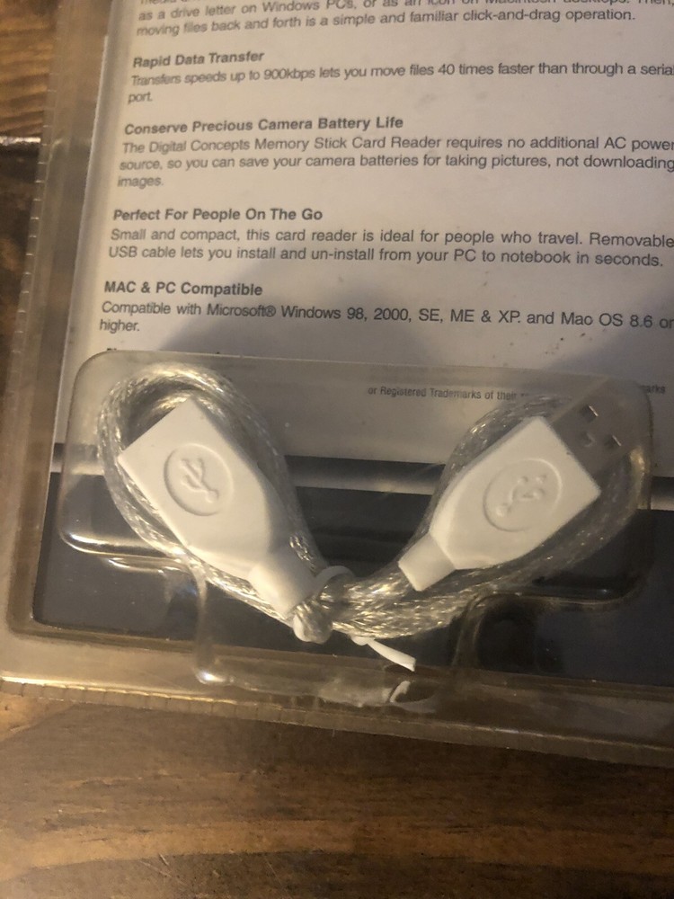 Brand New Digital Camera Memory Stick Card Reader/writer With Cd