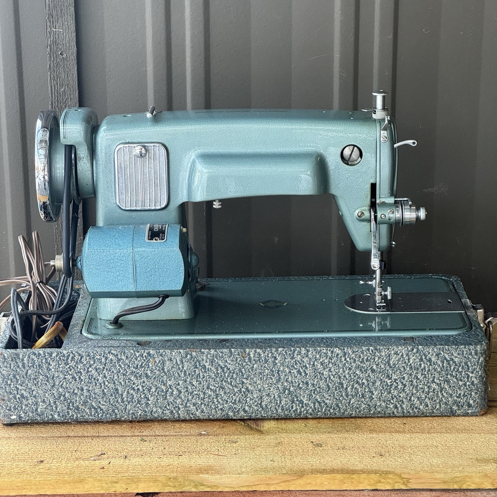 Vintage Sewing Machine Brother HA3-B5 ZigZag Beautiful W/Case & Accessories