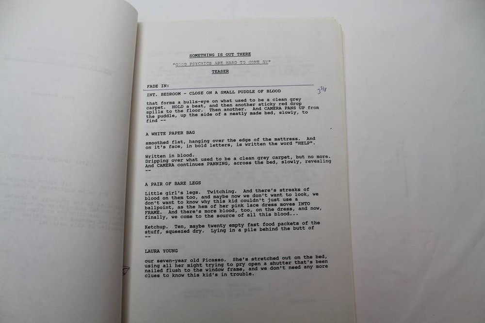 SOMETHING IS OUT THERE / Paul Bernbaum 1988 TV Show Script, Alien Sci-fi Horror