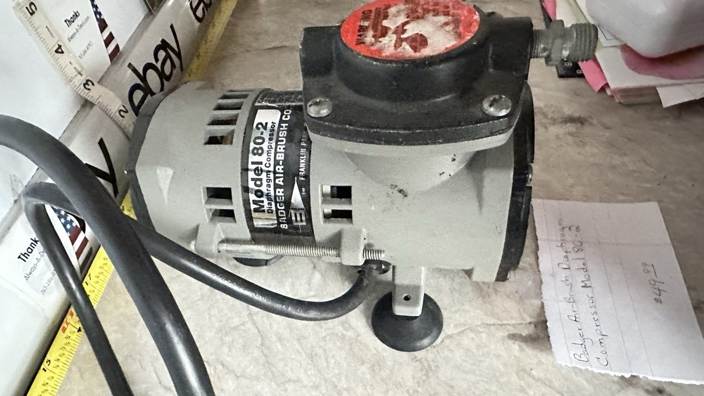 Badger Whirlwind Airbrush Compressor MODEL 80-2 DIAPHRAGM COMPRESSOR