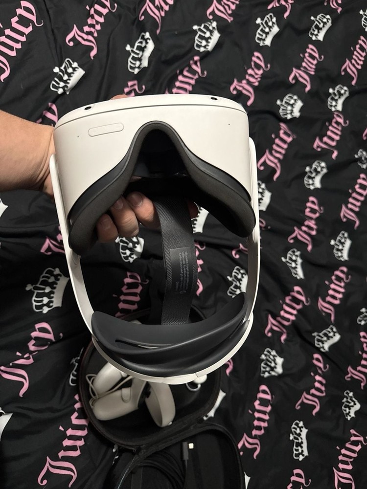 Meta Quest 2 128GB VR Bundle with Elite Strap with Battery, Controllers, Link Ca