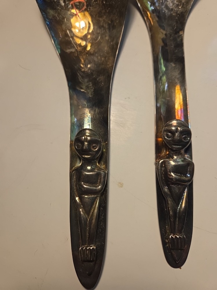 VINTAGE SILVER PLATE HAIDA TRIBE B.C. CANADA GREY ALIEN 2PC SERVING SET - 10.75"