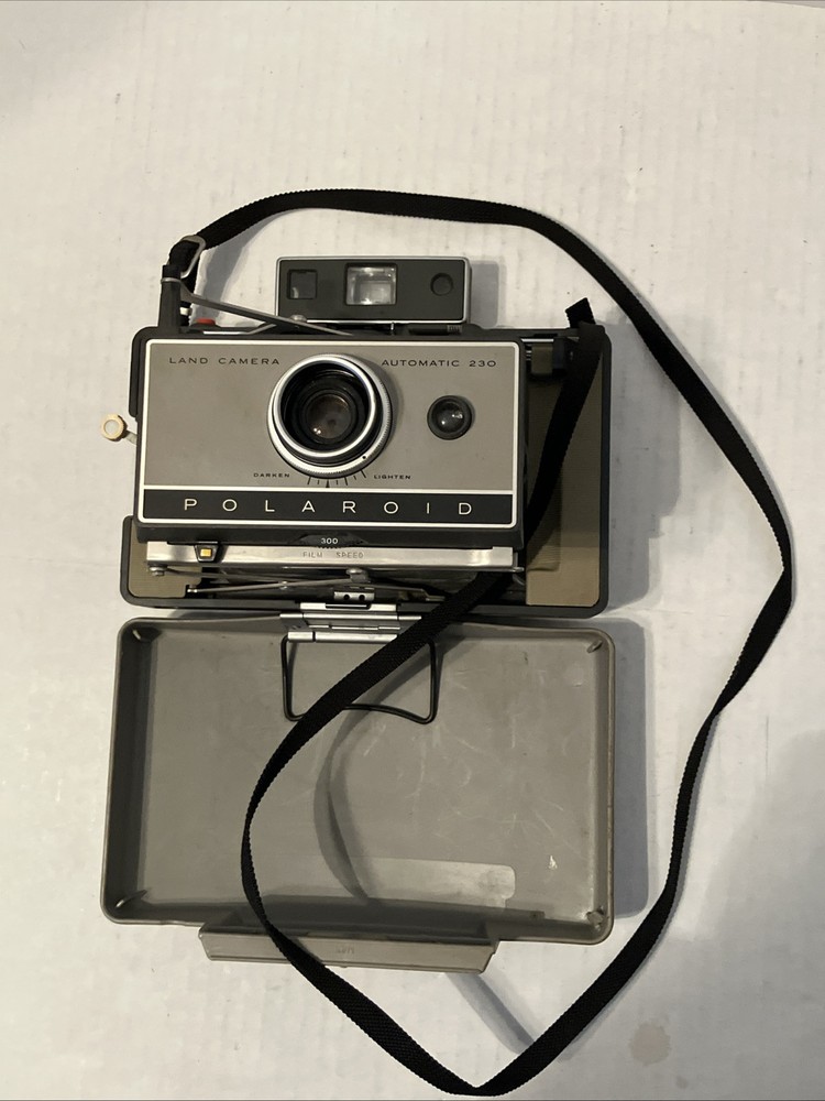 POLAROID 230 AUTOMATIC LAND CAMERA W/ Manual-UNTESTED- As-is