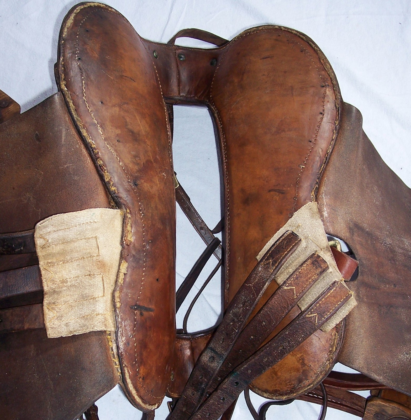 Antique US Cavalry Saddle Brass US Conchos Military McClellan 11" Seat Marked