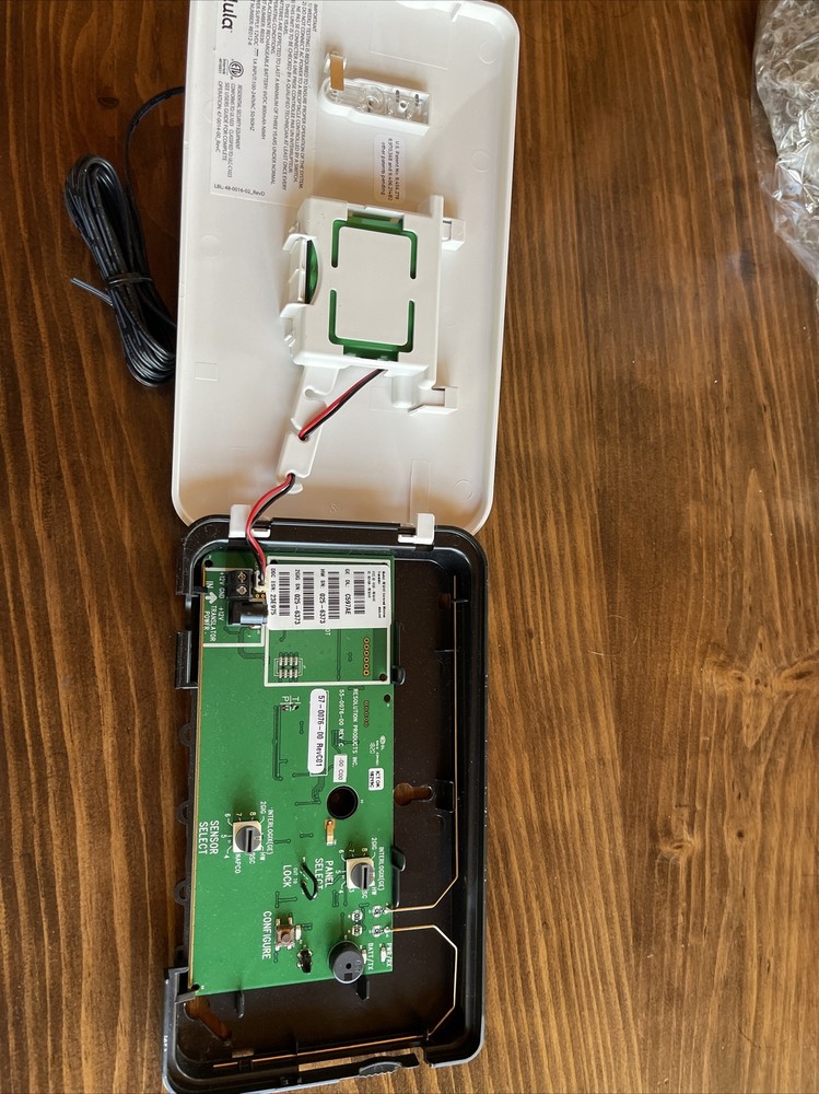 Resolution (Alula) RE524X Universal Wireless to Wireless Translator/Repeater
