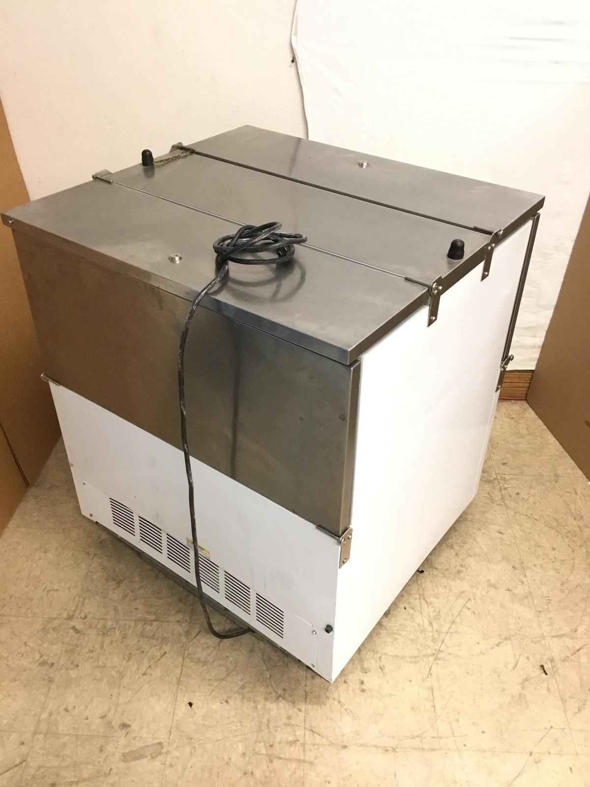 Beverage-Air St34n-W Refrigerator Milk Cooler Steel,1 Phase, WORKING