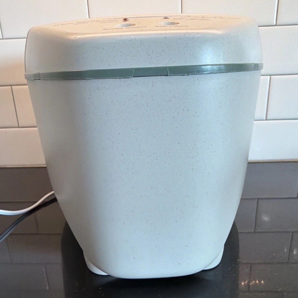 West Bend Just for Dinner Bread Maker Bread Machine 45 Min 41077 3/4 pound loaf