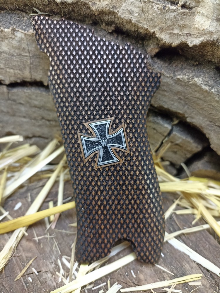 Luger P08 grips