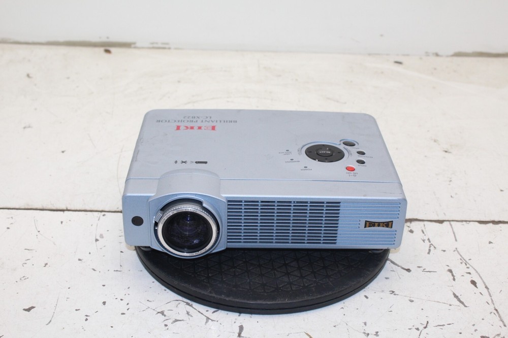 Eiki LC-XB22 Projector