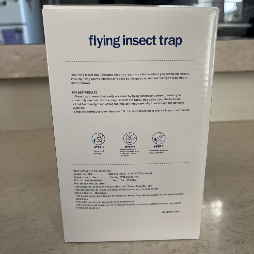 flying insect trap plug in