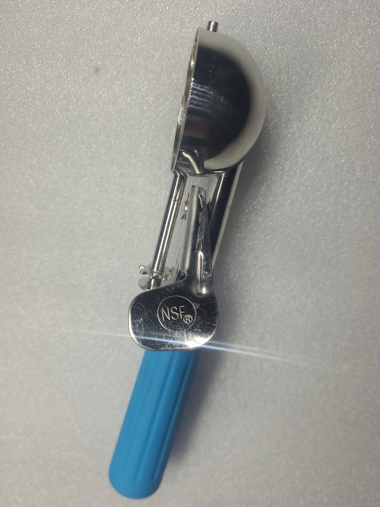 Ice Cream Scoop w/ Thumb Sweep