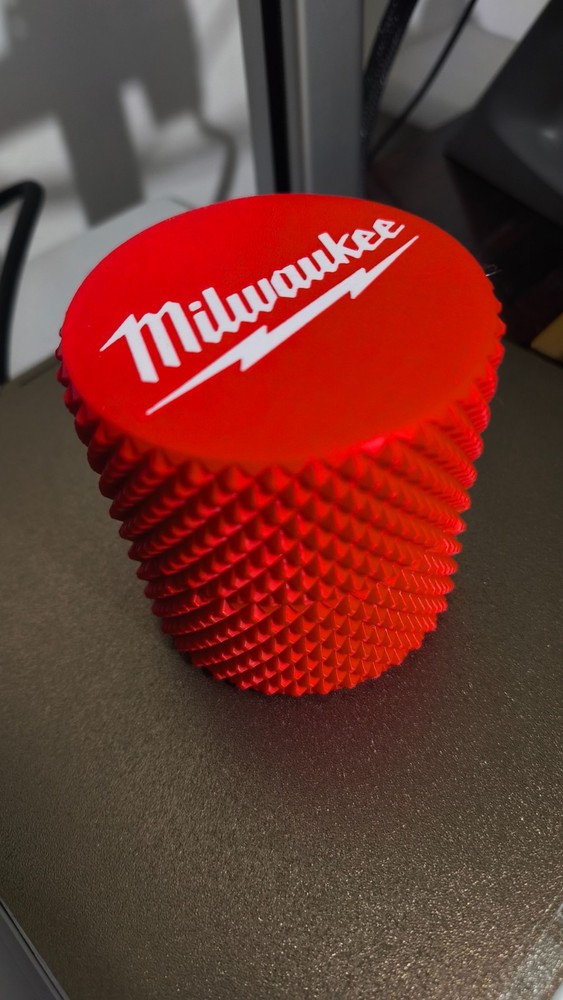 milwaukee Threaded Container