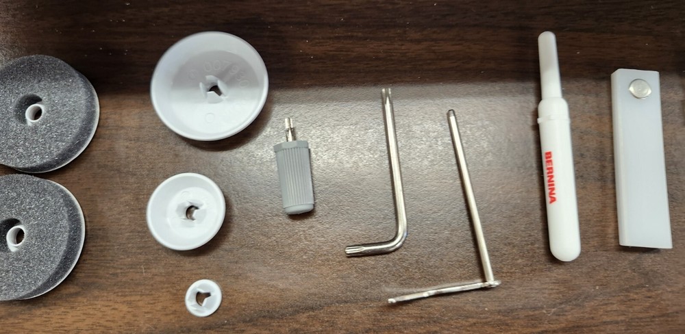 Bernina 735 Sewing Machine! Professionally Serviced!