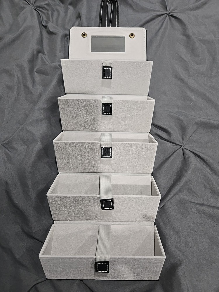 Menoeceus Glasses 5 Slot Case