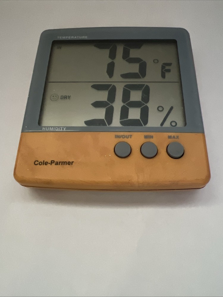 Cole Parmer 83313-86 Traceable General-Purpose Digital Thermometer