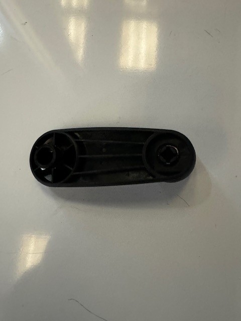 A18-43563-000 FREIGHTLINER HANDLE-WINDOW REGULATOR