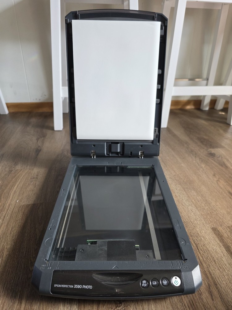Epson Perfection 3590 Photo Flatbed Scanner Powers On Untested USB