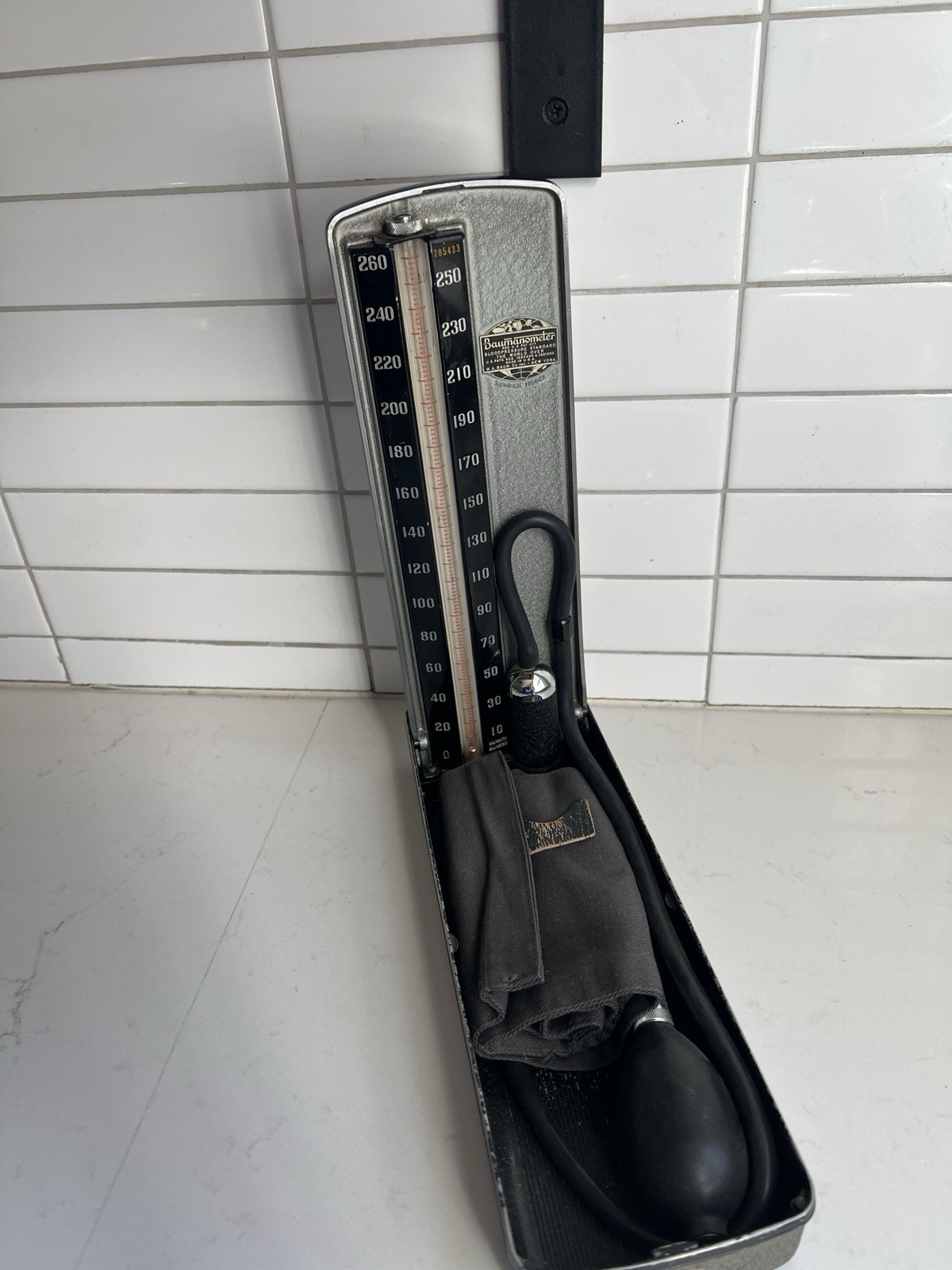 VTG Baumanometer Kompak Model 1935-1960 Blood Pressure Machine & Box