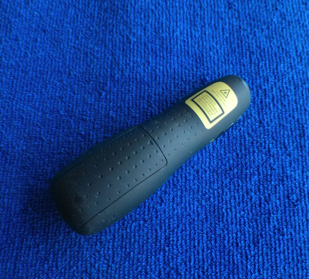 Logitech R400 Laser Pointer Presentation Remote with USB Dongle