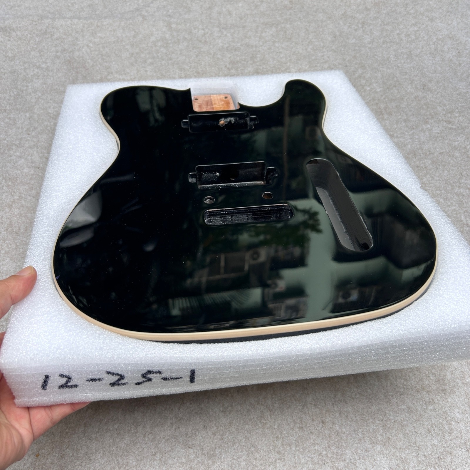 Guitar Body Tele Alder wood HH black 4.95 LBS Tremolo Bridge