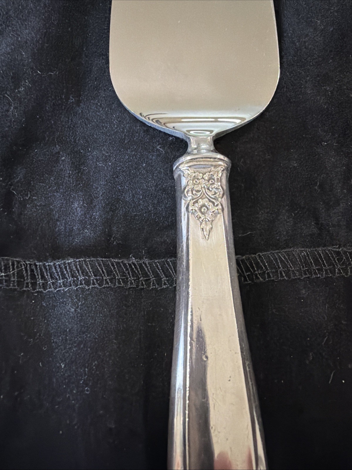 International PRELUDE Pie Server with Stainless Blade Sterling handle 1939 10"