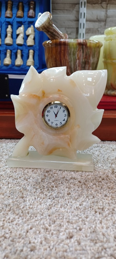 Handmade Onyx Leave Clock