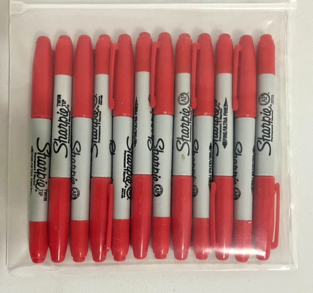 SHARPIE 32002 Twin Tip Marker, Red, Capped both Ends, 12-Pack