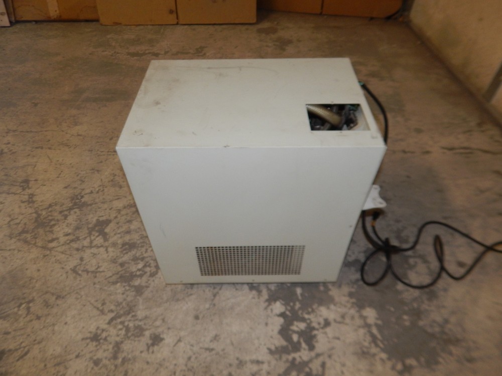 NESLAB CFT-33 REFRIGERATED RECIRCULATING CHILLER (#4575)