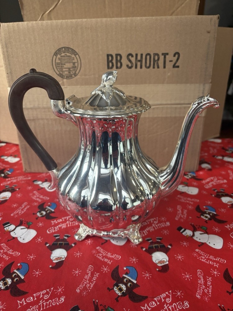 1881 Rogrs Canada 7737 Silver Plated Coffee Pot 42. C56