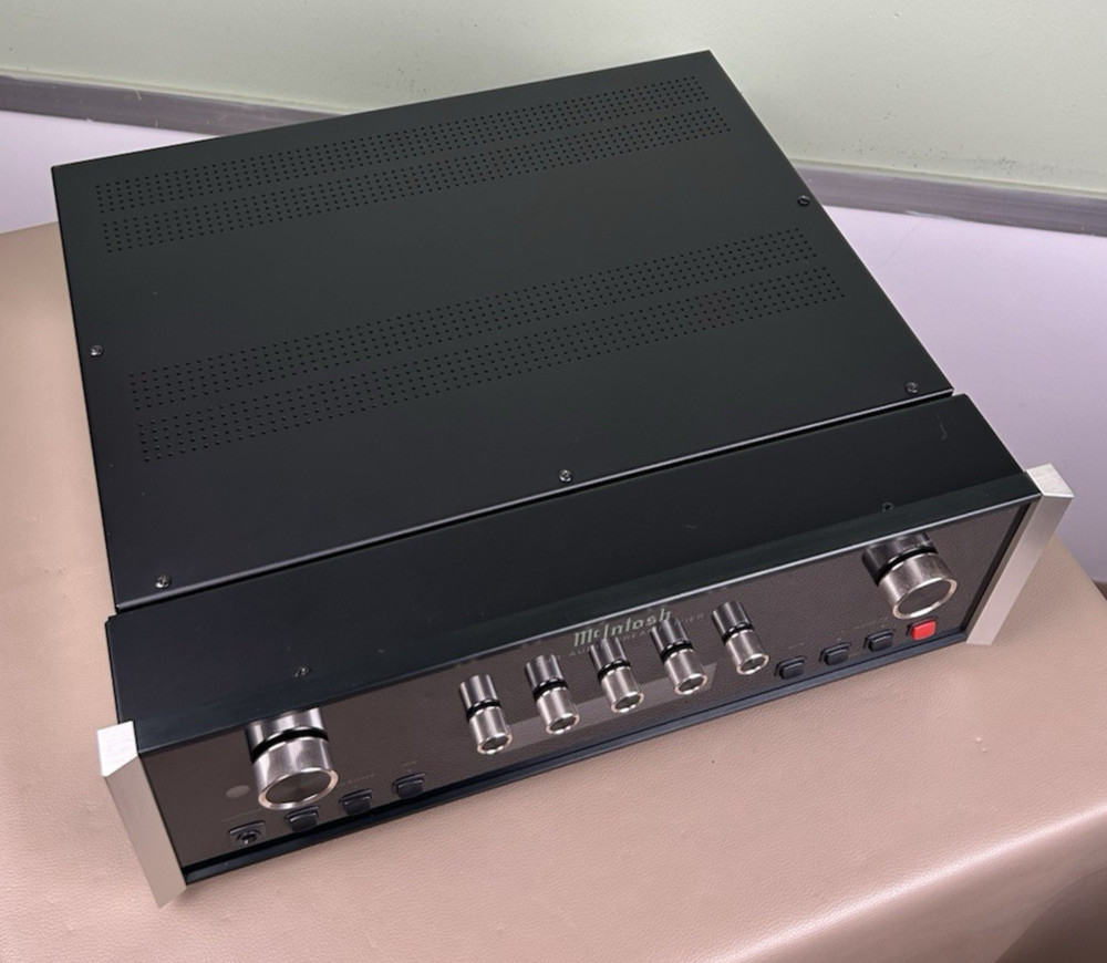 MCINTOSH C48 STEREO PREAMPLIFIER BOX NICE