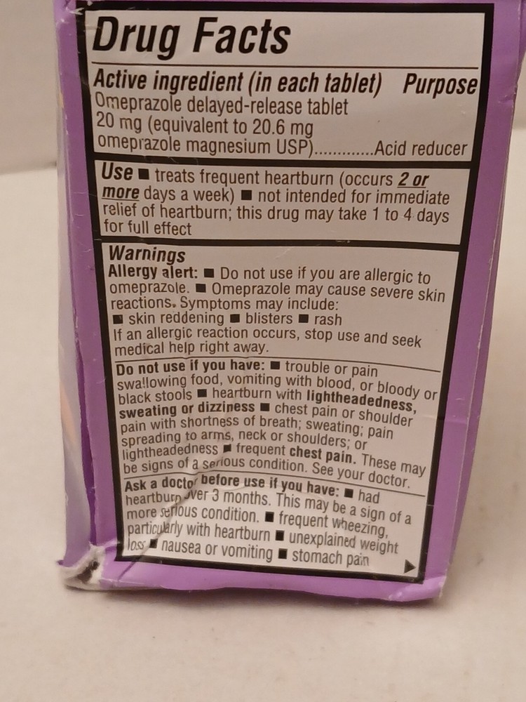 Amazon Basic Care Omeprazole Delayed Release 14 Tablets 20 mg