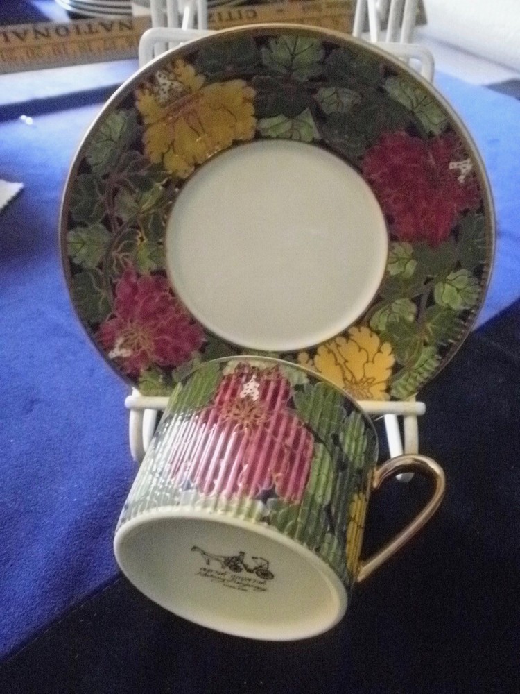 Thailand's Khelang Benjaron Tea Set