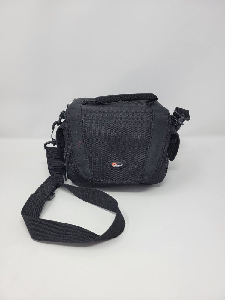 On the Go Lowepro Compact Digital Camera Bag Adjustable Strap Handle Portability