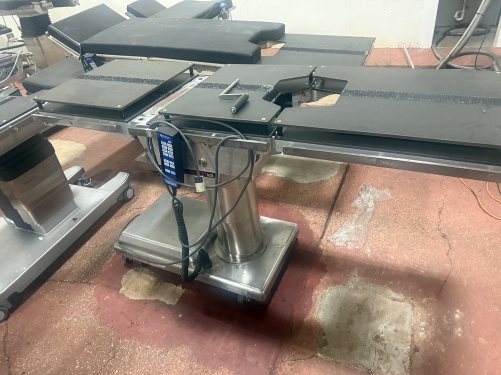 Skytron 6001KR OR Table With Controller