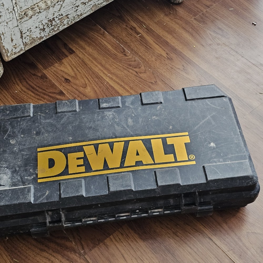 DeWalt DW311 120V Type 2 Variable Speed Reciprocating Saw With Case Tested