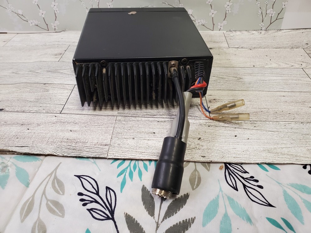 ICOM IC-U200 UHF Radio Transceiver Working