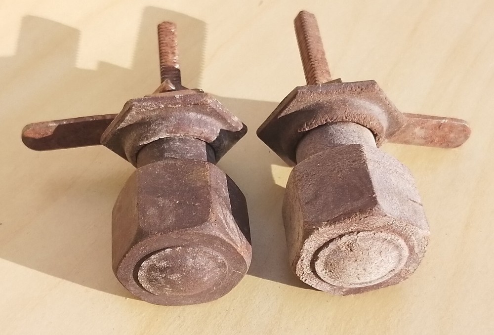Vintage Old Antique Bakelite Olde Screw Thread Handles Pair Turning Knobs 2