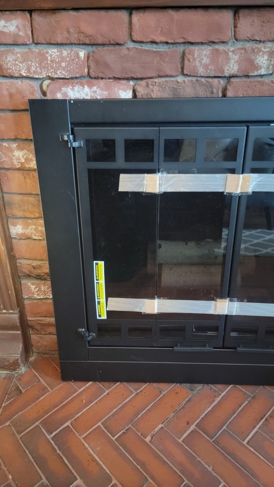 Uniflame Medium Glass Fireplace Doors with Screen