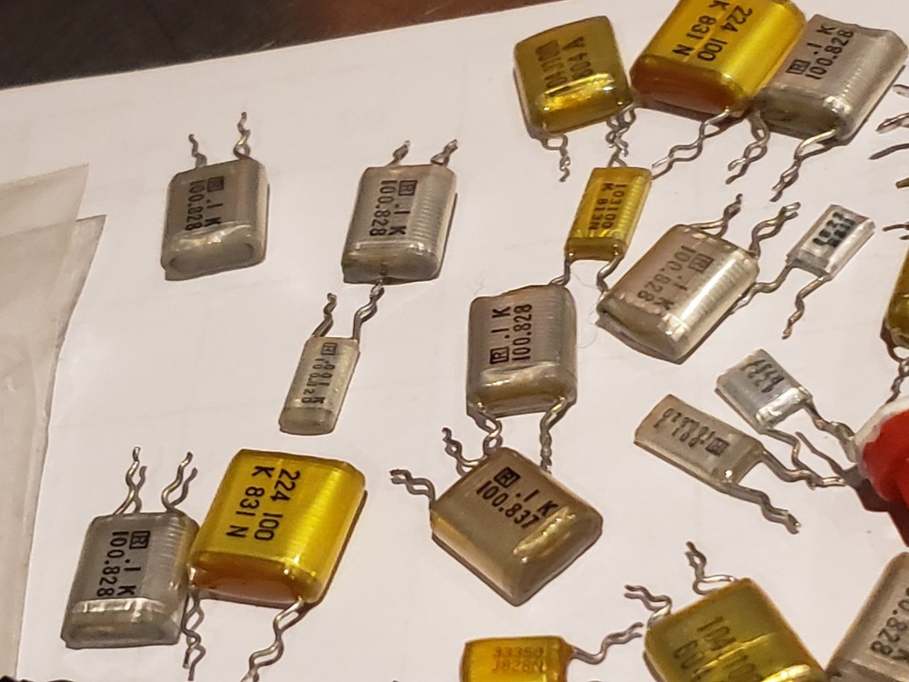 Miscellaneous Heathkit Crystal/ Capacitor Lot