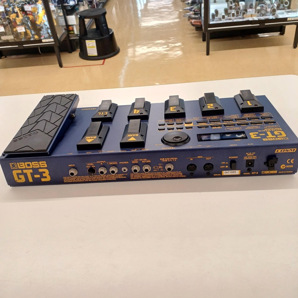 BOSS GT-3 Guitar Effects Processor COSM Amp Modeling Multi-Effects Pedalboard
