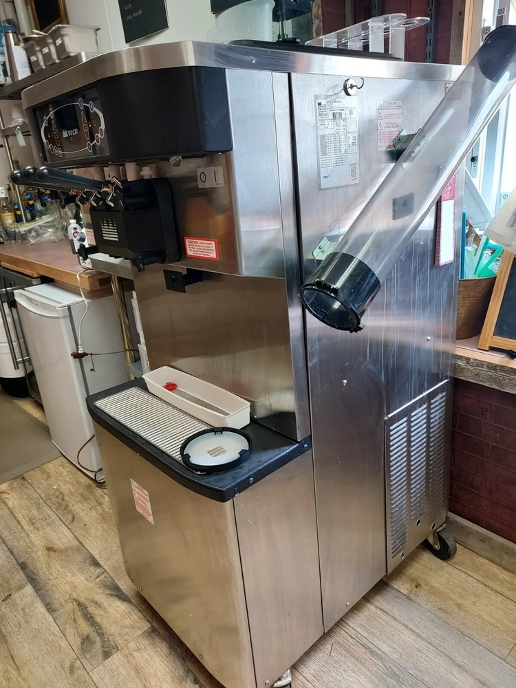 Soft Serve Ice Cream Machine