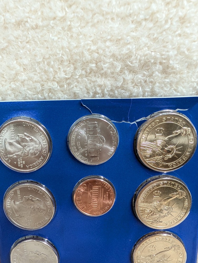 2007 P & D US Mint Complete Uncirculated Set 28 Coins w/ COA *Damaged Packaging*