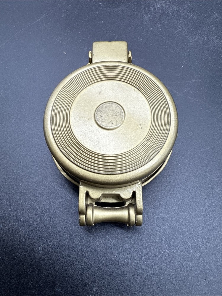 Metal compass vintage
